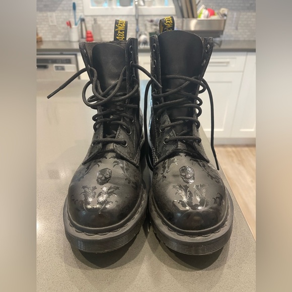Dr. Martens Cassidy Skull 1460 boots - Picture 5 of 5